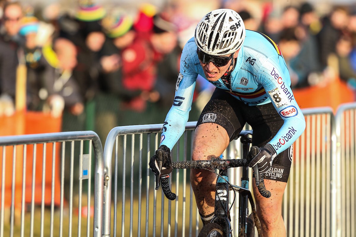 🇩🇰 WK Bogense

1️⃣5️⃣ Drie renners van Creafin-TüvSüd in de topvijftien
🎙 <a href="/MerlierTim/">Tim Merlier</a> niet helemaal tevreden: "Dit is nog niet de beste Merlier"
😁 <a href="/siebenwouters/">Sieben</a> dolgelukkig: "Hier heb ik van gedroomd"

🌐 creafin-tuvsud.be/nieuws/2019-02…
📸 <a href="/Photopressbe/">Peter Deconinck</a> 
#Bogense2019