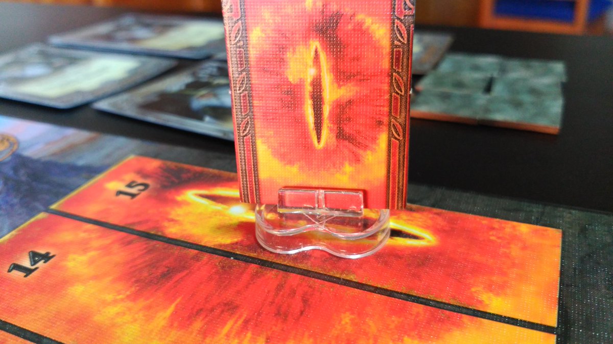 tablerode6's tweet photo. En #tablerode6 ya notamos como se acerca lento pero sigiloso como Sauron el #FelizLunes ... Que de feliz, poco, también os lo digo.
▶El Señor de los Anillos, juego de tablero de @DevirIberia https://t.co/lh95hvx7k1
