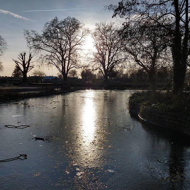 Frosty

#frozen #lake #bishopspark #fulham #london bit.ly/2RB9UHb