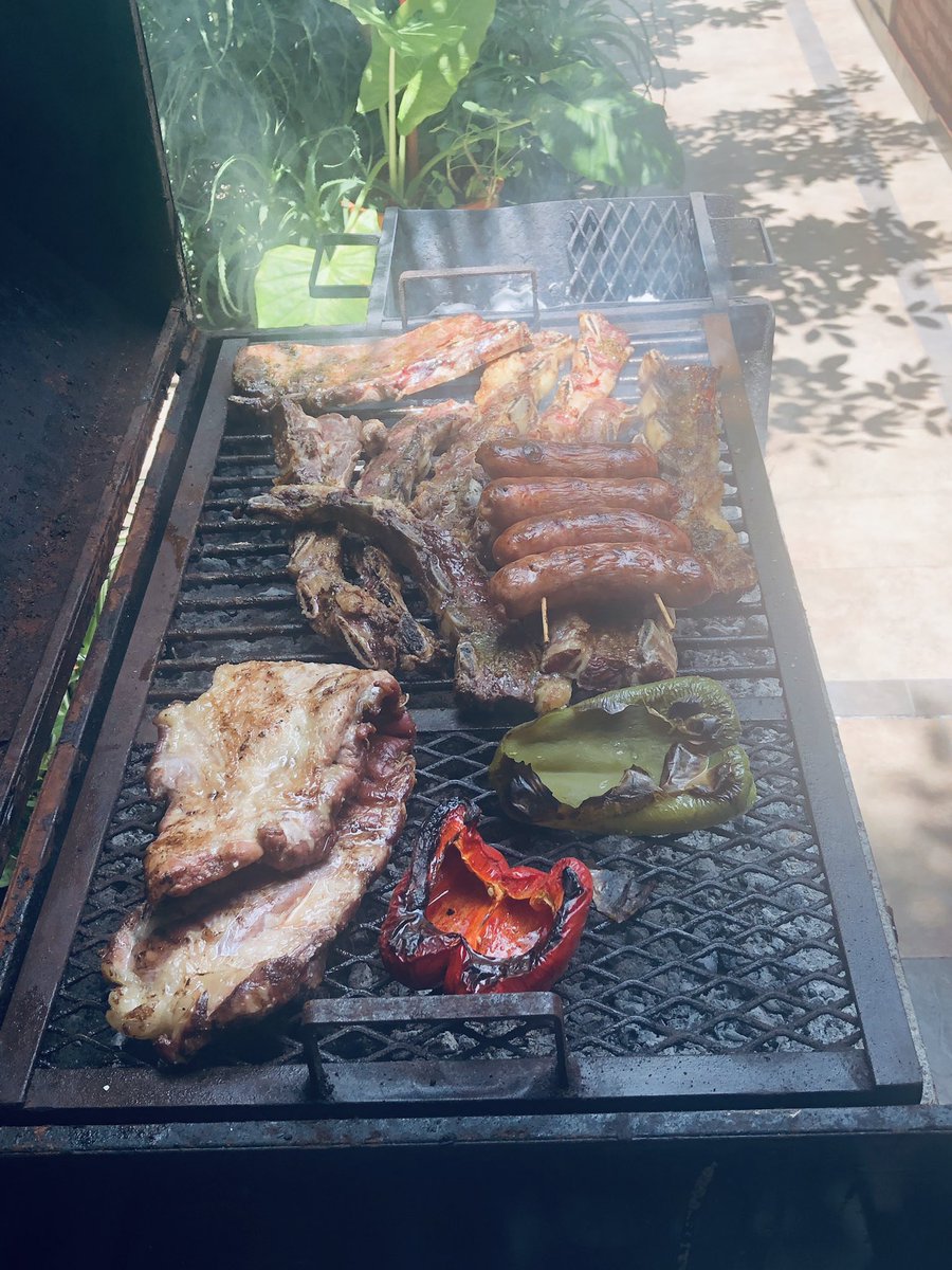 santicoyante's tweet photo. Así como siempre subo de crédito local, este blanco made in 🇫🇷 estuvo espectacular!!👏🏼👏🏼 https://t.co/MT7QNVcumQ