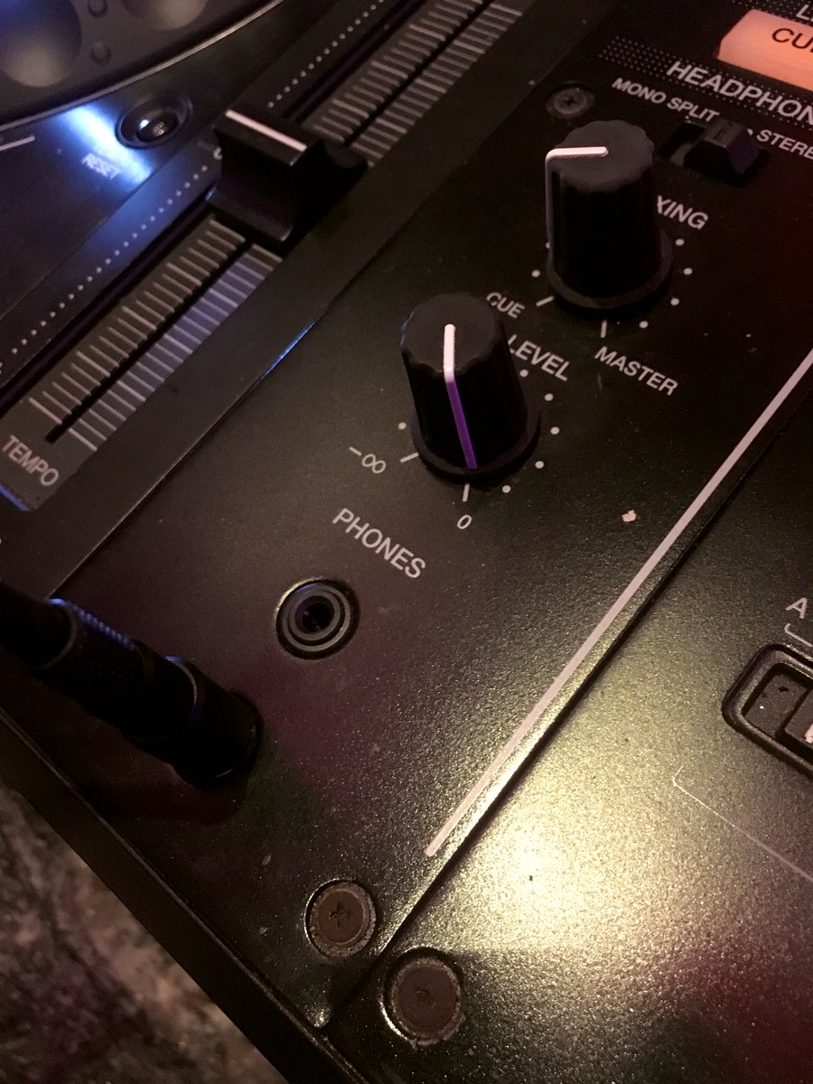 DJs who pass me the mixer with headphones level like this; have you went to check with the doctors? I think you should..