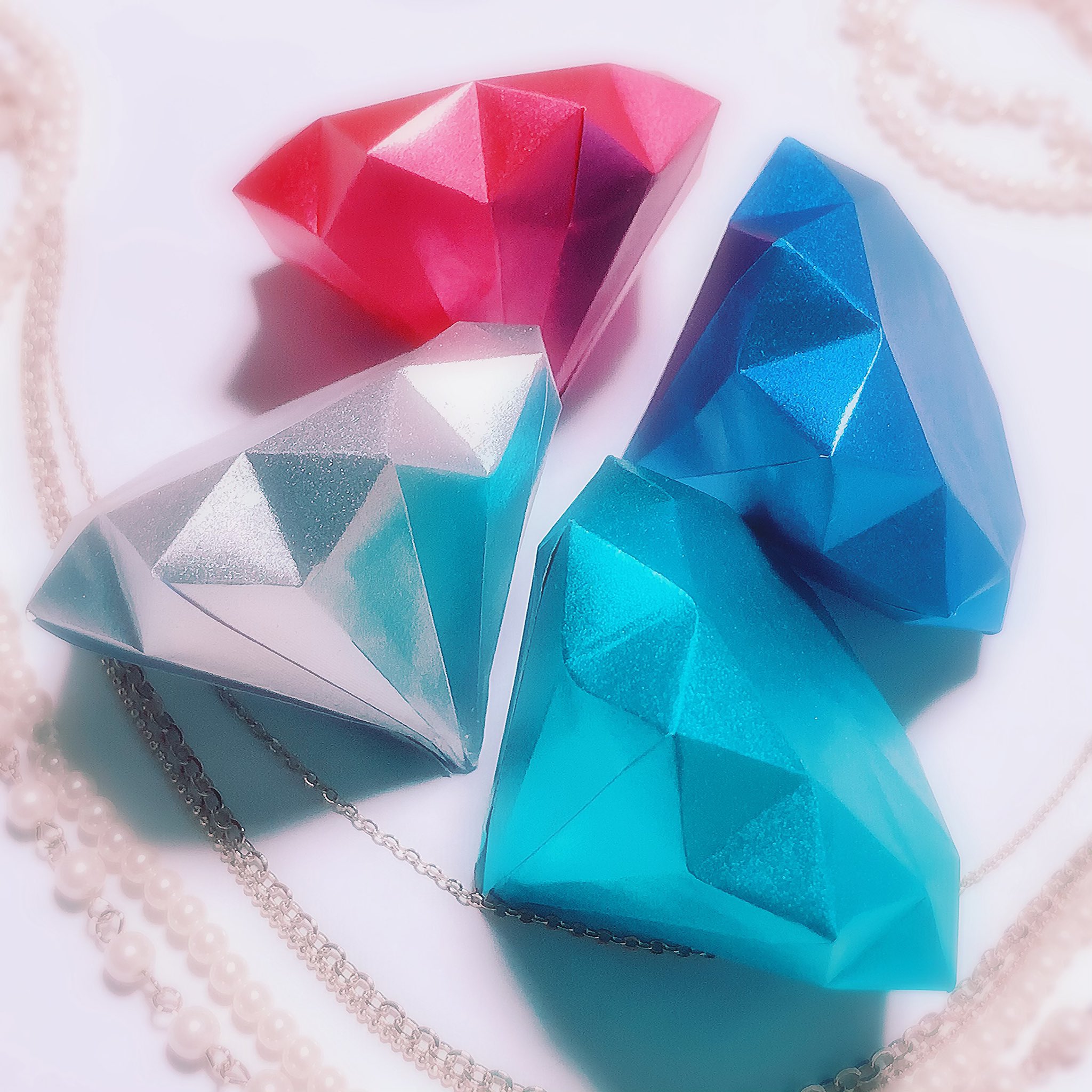 咲空 折り紙で作った宝石 ダイヤモンド エメラルド サファイア ルビーかな T Co Flgq84emky Twitter