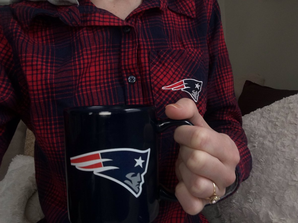 KatieWGME's tweet image. Is it 6:30 yet? GO PATS! #superbowl #LiveOnCBS13 #patriots