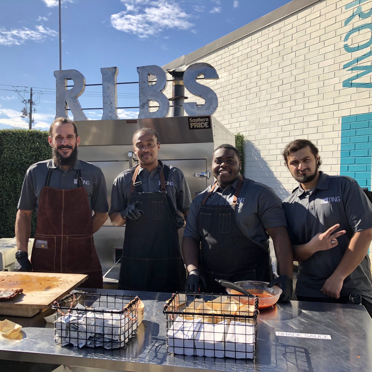 EptingEvents's tweet photo. Whether you like The Rams or The Patriots, you’ll agree our team is undefeated for Best Super Bowl Parties in Atlanta! #eptingevents #SBLIII #SuperBowlSunday https://t.co/PLMG1ZTlOo