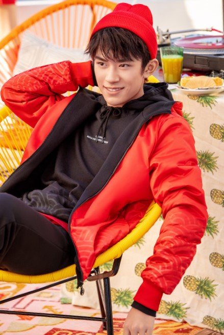 JacksonYee_YT's tweet photo. #adidasneo
#LiveRestless
#生来好动
#易烊千玺 #易烊千璽 #JacksonYee #이양천새 https://t.co/801aH6zUYE