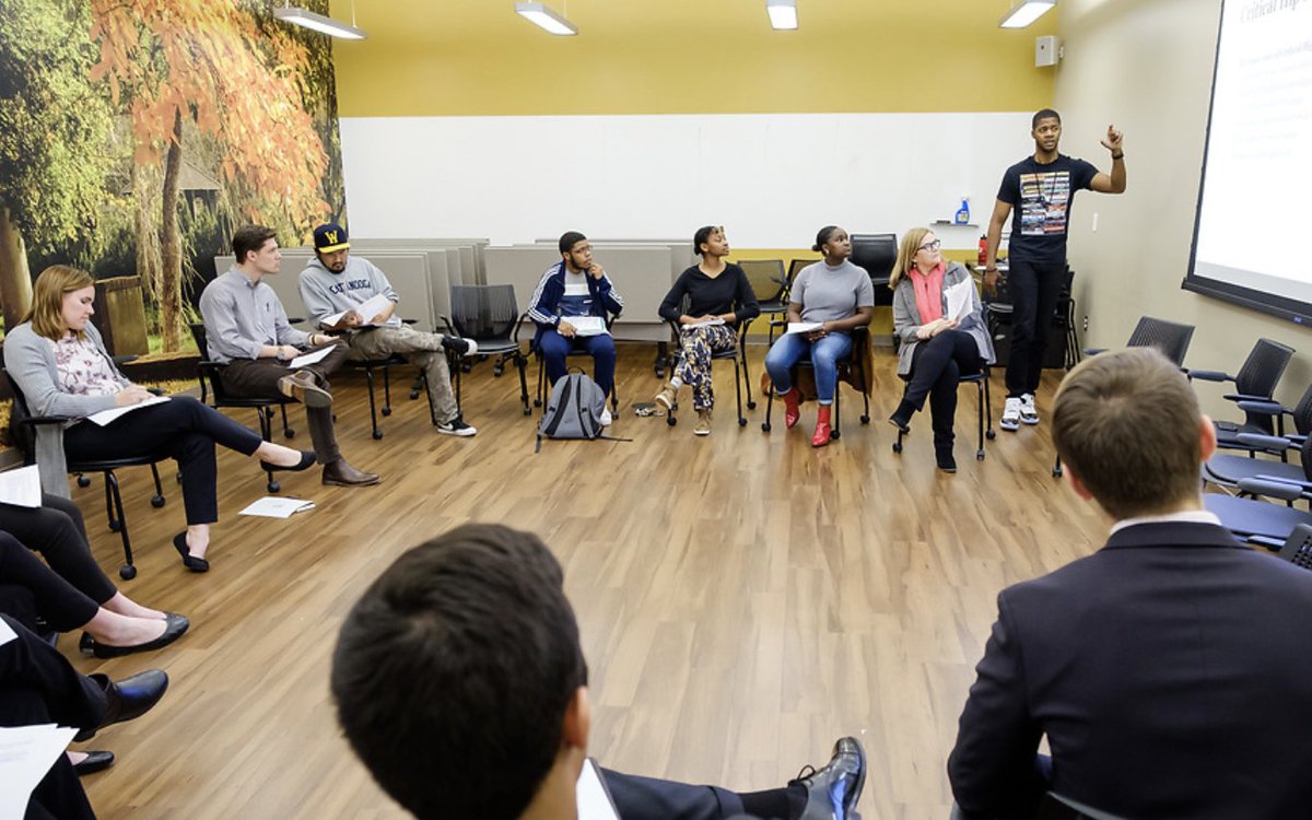 WakeForestNews's tweet photo. Yesterday, artist Donovan Livingston led a workshop on leadership, hip-hop and pathways to justice at the #ArtsofLeading Conference @WakeForest. The conference continues today. View the full program here → https://t.co/QfEjOV506J @DLive87 #WaketheArts https://t.co/jO6576MCVL