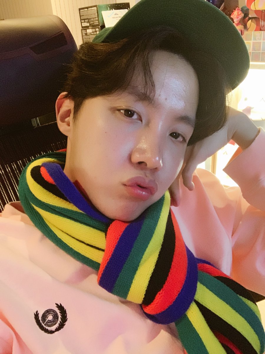 MinEster4's tweet photo. #Jhopemyhope https://t.co/Aw30qKOPVy