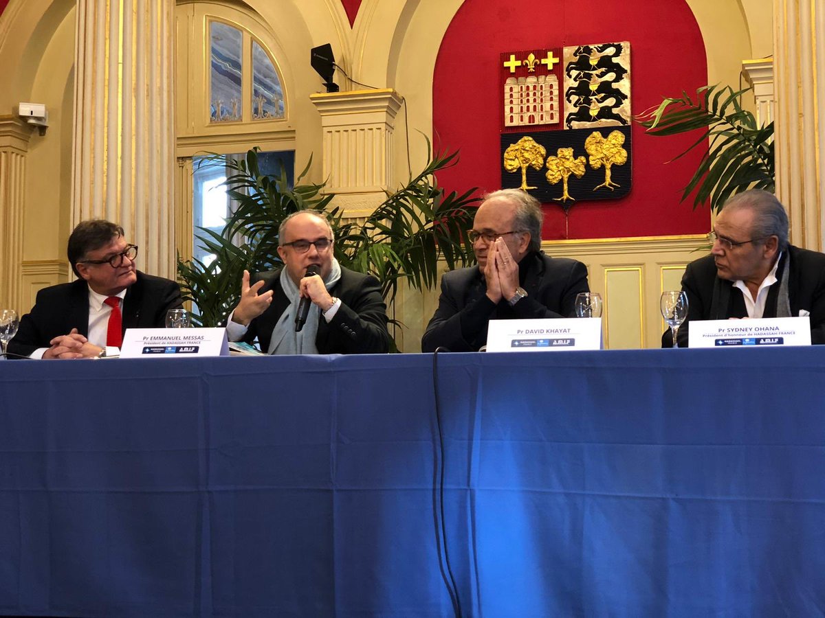 mairiedu16's tweet photo. Salle comble à la #mairiedu16 pour la #conference organisée par @HadassahFrance autour de @PrDavidKhayat et @sydneyohanaavis par Emmanuel #Messas adjoint au maire et Président de #Hadassah France @danielegiazzi #paris16 #medecine #echange https://t.co/KniVw1ZxKo