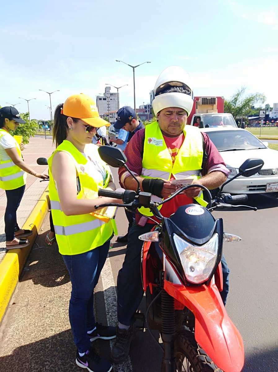 mopcparaguay's tweet photo. Acompañamos la campaña de seguridad vial, impulsada por la @antsv_py, que tuvo lugar en Encarnación. #VeranoSeguroPy
Usá cinturón.
Usá casco.
Más detalles 👉🏻 https://t.co/4PrWOVRVpM
#ObrasParaLaGente
#ParaguayDeLaGente 🇵🇾 https://t.co/MhJKYTrPrq