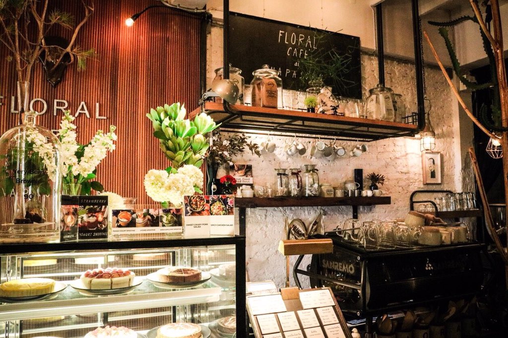 ipigyoueat's tweet photo. นภสร – ชั้นแรกขายดอกไม้ ชั้น2,3 เป็นคาเฟ่ ตกแต่งร้านหรูมาก อารมณ์เหมือนนั่งจิบชาอยู่บนสวรรค์ เข้าไปถึงกับร้องว้าว😲 ร้านจะมีเปลี่ยนธีมในเทศกาลวาเลนไทน์นี้ หากใครต้องการสัมผัสบรรยากาศอย่าลืมแวะลอง #อร่อยไปแดก #อร่อยบอกต่อ #รีวิวคาเฟ่ #คาเฟ่ 

📍 ปากคลองตลาด ตรงข้ามยอดพิมาน https://t.co/olE6lKP0Ov