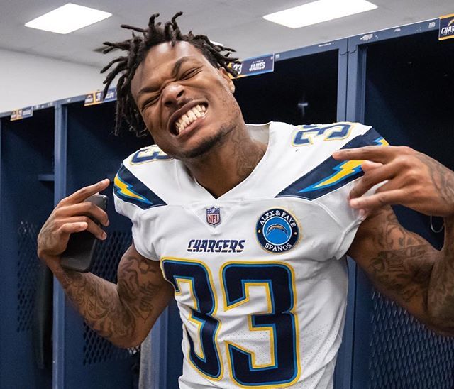 SDCA_Equipment's tweet photo. He’s my rookie of the year. Made the pro bowl and really contributed to elevating the defense. #BoltComplex #SanDiegoForever #SDBX #BlueandGold #Fam⚡️ly #boltup #SanDiegoChapter #blueandgold #1904 #858 #619 #SDBX #Chargers #BoltUp #BoltPride https://t.co/5vpfzCUCvE https://t.co/JbPCGyjJKe
