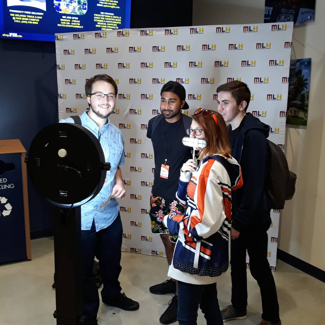 FIUSCIS's tweet photo. @fiumangohacks everyone is working hard the last hours. Who's going to win?!
#mlhacks #mangohacks #worldsahead #fiuscis #fiucec #miami #tech #computerscience https://t.co/KmlJHl1BYJ
