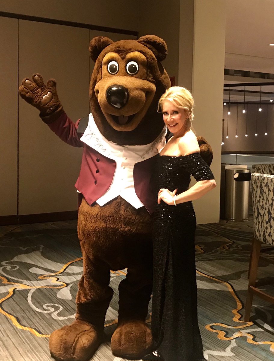 MSU_Boomer's tweet photo. New friends at #MNBKC!! https://t.co/WzIt01SSIp