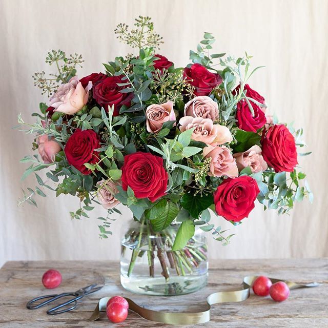 To brighten your day from the team in our Chelsea flower shop ☀️