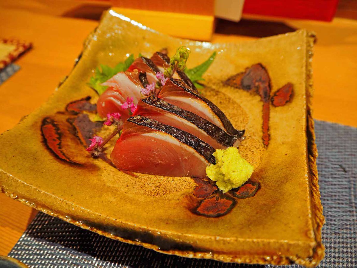 ট ইট র たびあざらし とみやまさんの料理続き まるで鮪食べているかのようなハガツオ の刺身 蟹入り素焼売 アボカドと豆腐の揚げ出し ブルップルの胡麻豆腐出しゼリー掛け ん 大満足 お値段も居酒屋価格で本当良心的だなぁ また行きますよ お 料理と