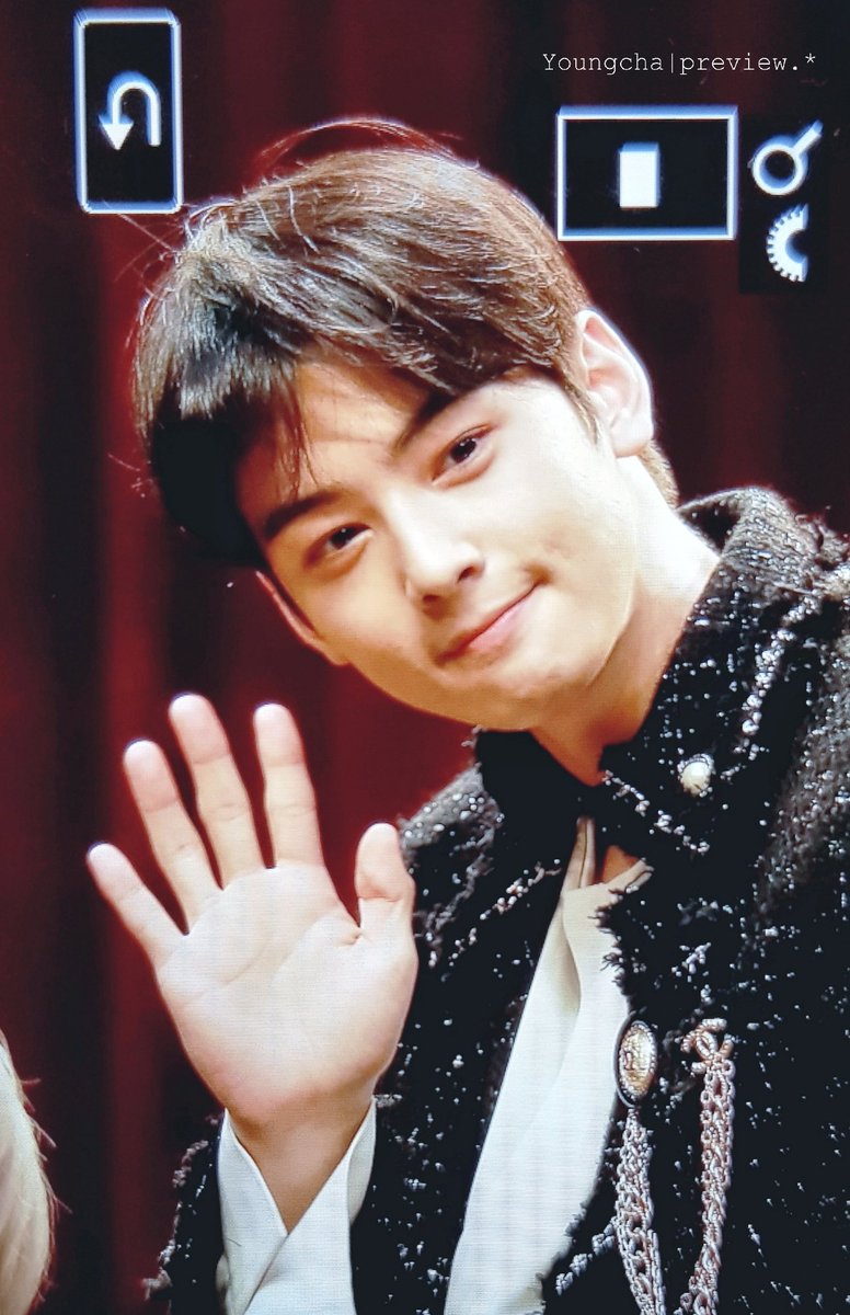 YOUNG_CHA_0's tweet photo. 190203 팬사인회 프리뷰

오늘이 가기 전에😅 차나잇

#차은우 #CHAEUNWOO #ウヌ #아스트로 #ASTRO #영차영차 @offclASTRO #팬싸 https://t.co/MtgaV8vCol