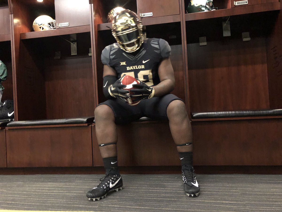 BearAlexander_'s tweet photo. #SICEM 🐻📸 https://t.co/ZPcQmdn4xB
