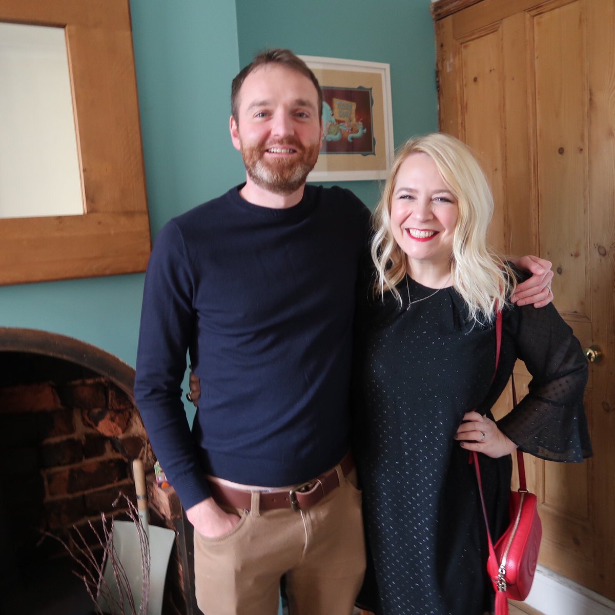 brummymummyof2's tweet photo. Just two parents. Who have FIVE HOURS to do what they wannnttttt. Freeeeddooommmm. Photo taken by my 6 year old who is equally excited to get away from us to visit Nanny Jo and her sweets drawer 🎉🎉🎉 #ivoteforanap https://t.co/RXKXlpa7kO