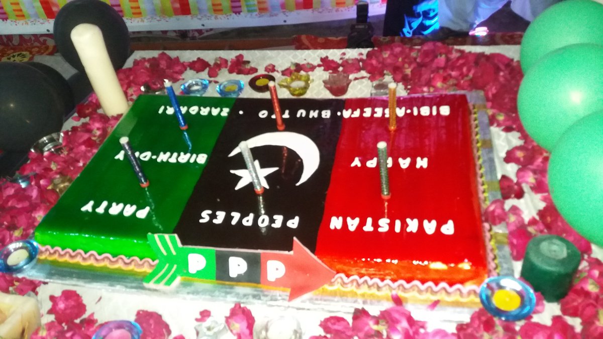 ImranAl436353's tweet photo. 26th birthday ceremony of @AseefaBZ organized by @AajizDhamrah at district council Hyderabad. #HappyBirthDayAseefaBZ #HBDAksEBenazir https://t.co/0JbXHE2ATI