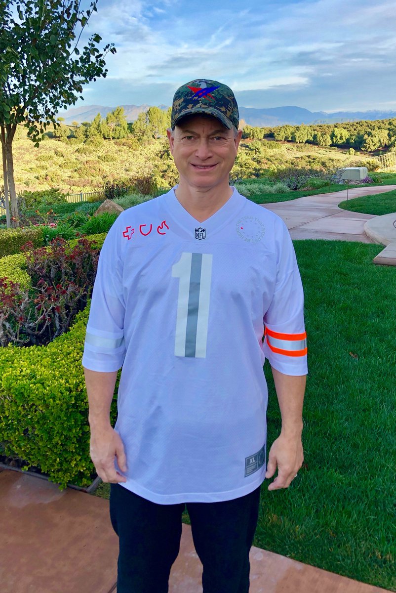 GarySinise's tweet image. Join me in sharing #AllOurThanks in honor of our nation’s first responders who put it all on the line. RT &amp;amp; @Verizon will donate $1, up to $1.5M, in support of first responders to the @GarySiniseFound (1.18–2.8). AllOurThanks.com