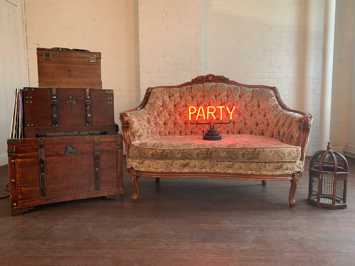 We had a great time with <a href="/JoeySenft/">joey senft</a> yesterday! Some new visuals are coming soon! Also, get your <a href="/FDVoyageur/">Festival du Voyageur</a> tickets now! #hého