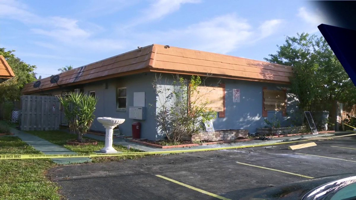 Father rescues family after fire breaks out in Pompano Beach apartment bit.ly/2BgucAg https://t.co/0daXGV3PyA