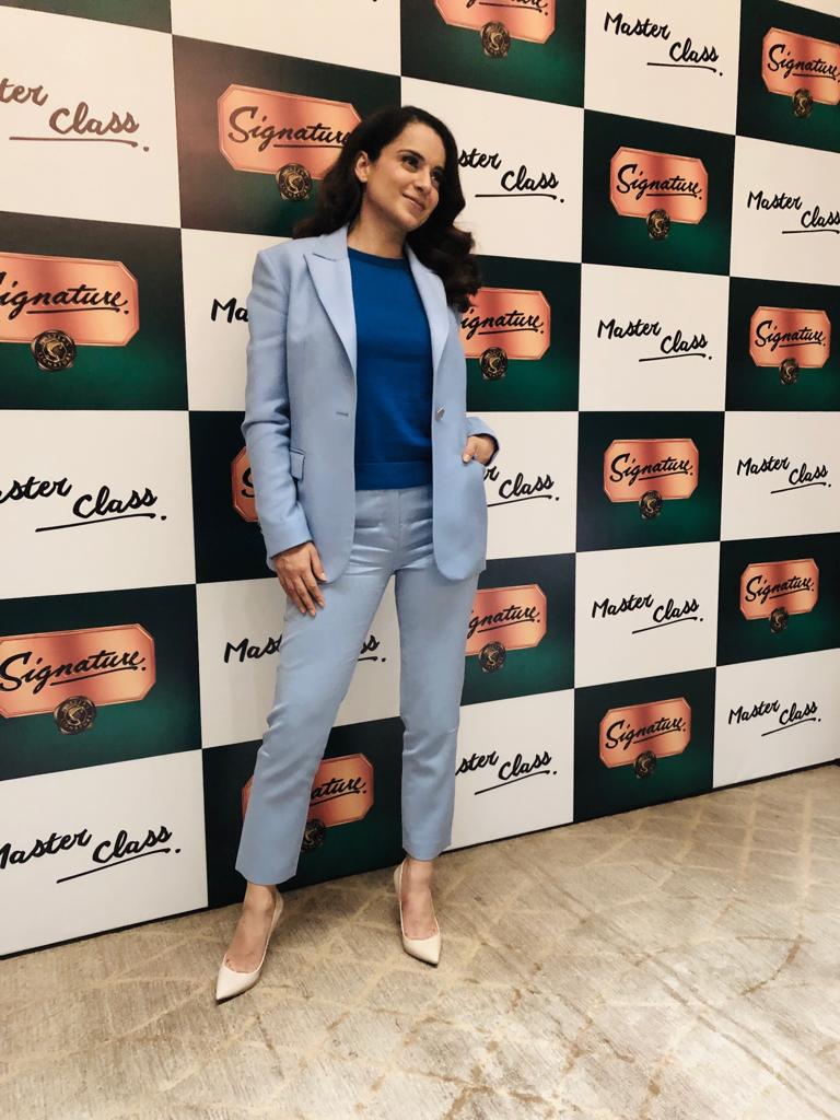 Leading the way, #KanganaRanaut reaches #SignatureMasterclass to share her #Passiontopaycheck story. 
Perfect role model for future leaders.