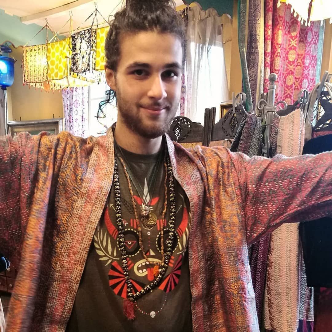 AraucariaUK's tweet photo. Vintage Silk Kantha Kimono #handsourced #handmade #handsome 📸 Pam Hodgkins @CamdenMarket https://t.co/JhTesEM0IH https://t.co/yJ2yYHetLv