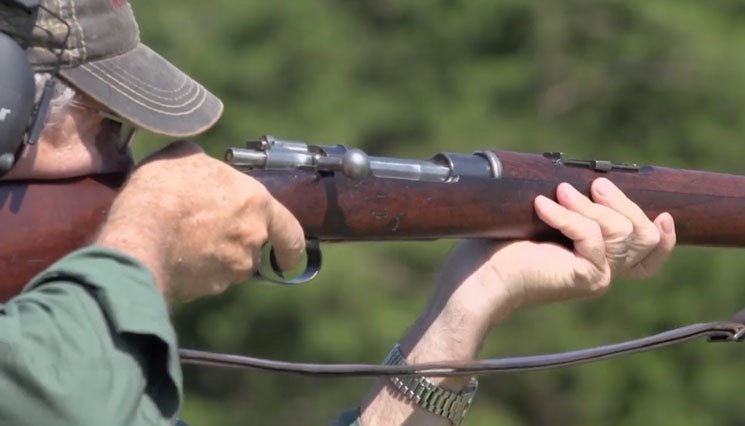 NRA_Rifleman's tweet image. Video—I Have This Old Gun: Boer Mauser — ow.ly/UzUg30nyMJy — #guns #firearms #IHaveThisOldGun @BoerWarMuseum #BoerWar #history #AmericanRiflemanTV #ARTV