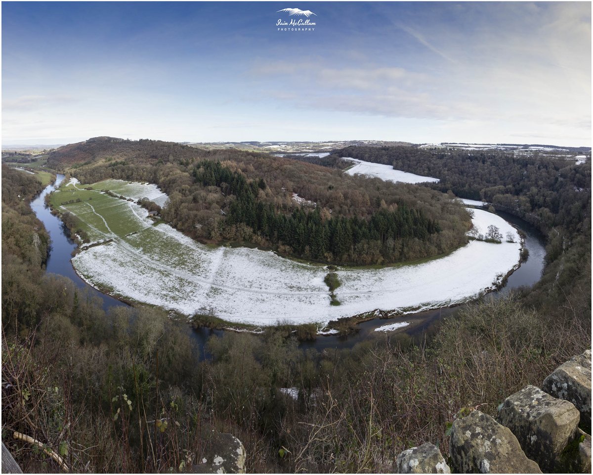 Winter on a clear day is beautiful. The view of the River Wye and it's huge meander from Symonds Yat Rock. @DeanWye #riverwye #symondsyat #ukrivers #rivers #meander