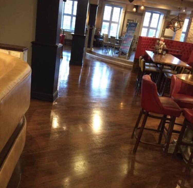 PremcleaningUK's tweet photo. Pleased with that Sunday clean #cleansparkleshine #TeamPremier https://t.co/Tyt4CDreWf