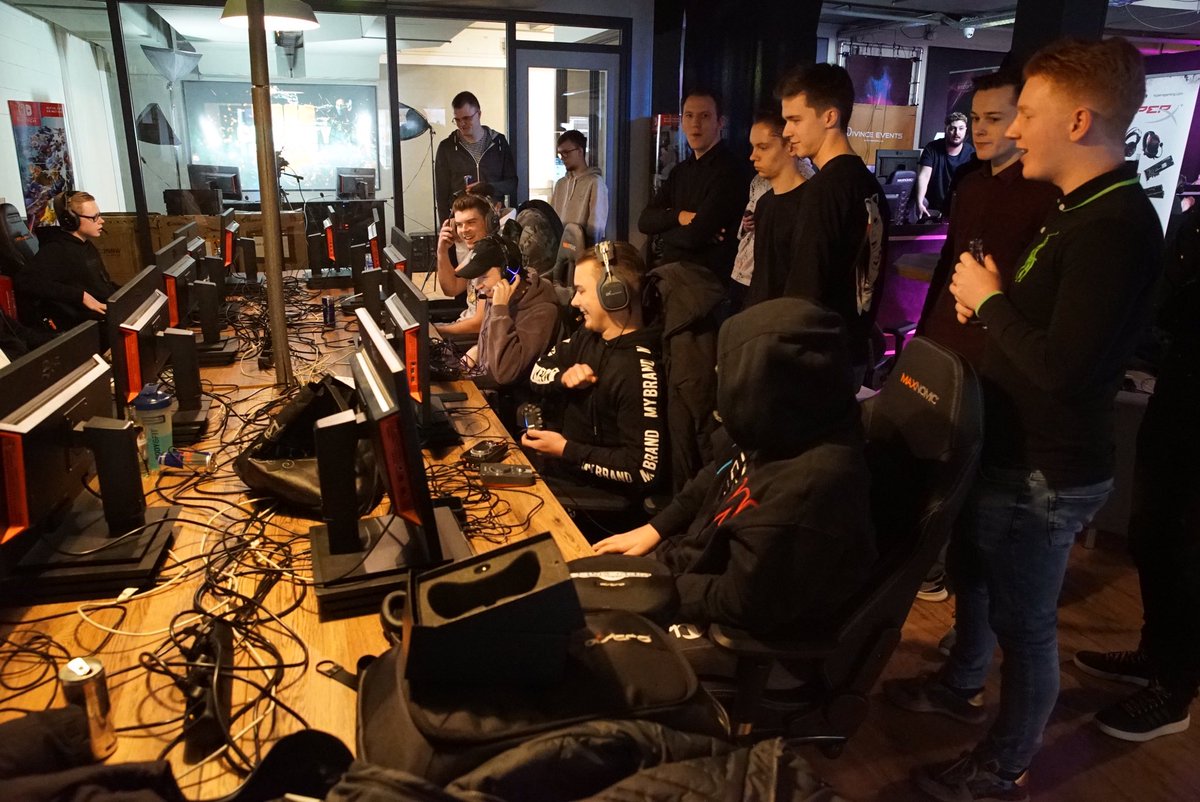 BRASHesports's tweet photo. Proud of our #COD team for winning the @CallofDuty Black Ops 4 lan @DivinceEvents !! Thanks @JusttMikee_ it was fun #BeBRASH 💚 https://t.co/ULQvEPvegk