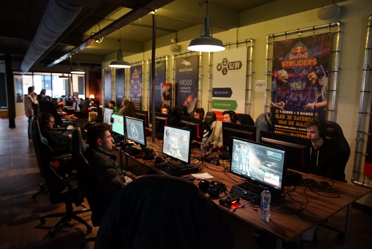 BRASHesports's tweet photo. Proud of our #COD team for winning the @CallofDuty Black Ops 4 lan @DivinceEvents !! Thanks @JusttMikee_ it was fun #BeBRASH 💚 https://t.co/ULQvEPvegk