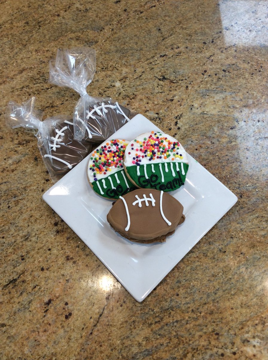 LezzaBakery's tweet photo. Gear up for the big game with some Super Bowl themed goodies! Don’t feel like heading out? Order with DoorDash and have your treats delivered straight to your door! https://t.co/PdziISyi8d