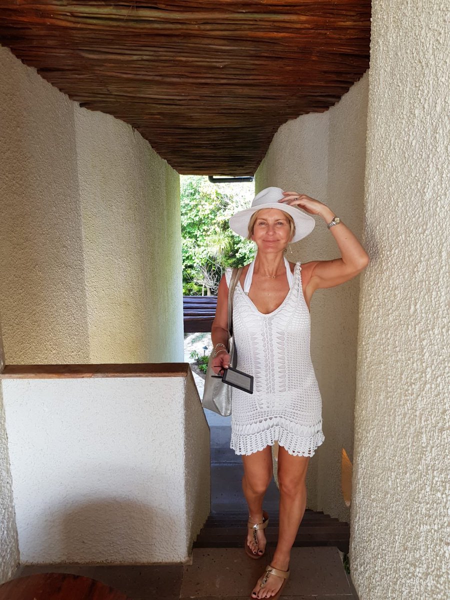 SkyJacquie's tweet photo. Setting off for another action packed day on the beach ! 👙🌴 @MrEduardoB was supposed be doing #thewinterrun today got #wintersun instead 🤷♀️🌞 @belmond #Mexico #celebrating5 https://t.co/ch5aFepbuR