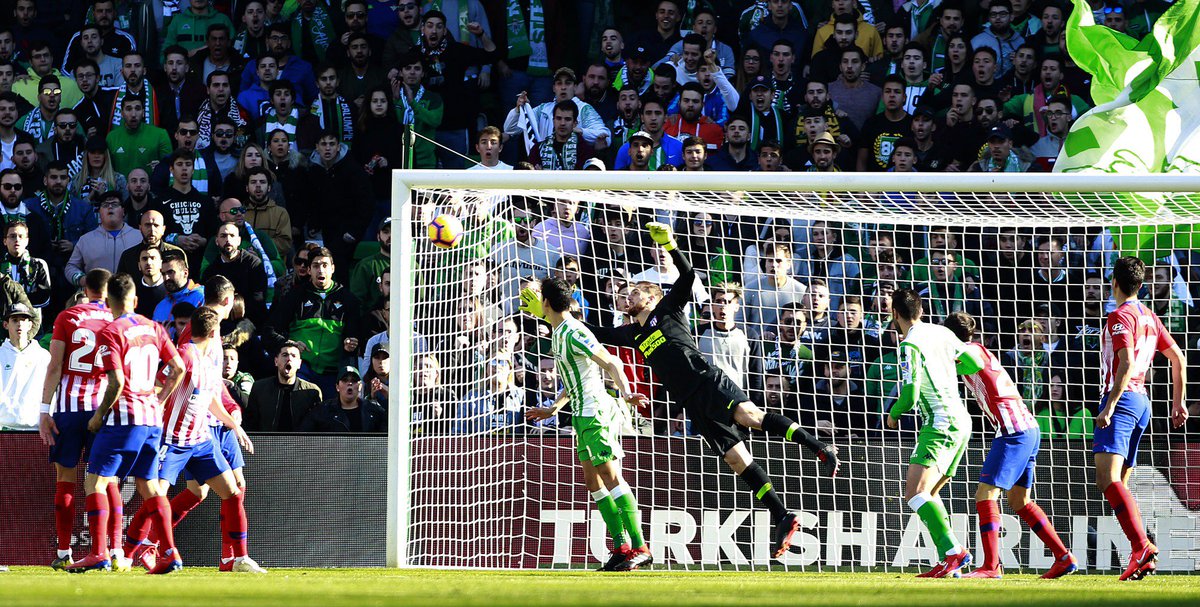 English_AS's tweet photo. Simultaneously watching Oblak and De Gea
#classkeepers https://t.co/5idpfQNfhr