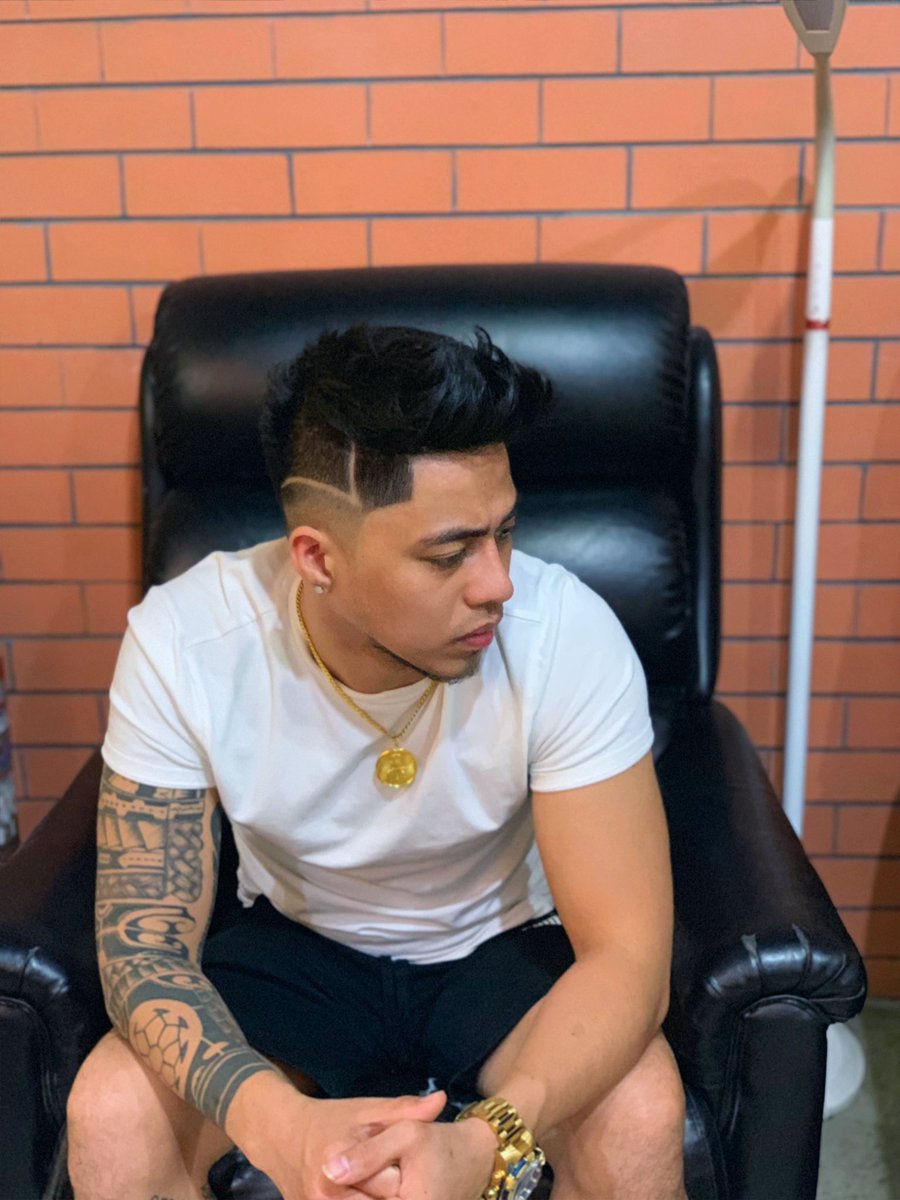 chad_penkian's tweet photo. Success favors the well groomed😏.
A gigantic thanks to my Macho Mucho family for the upgrade!!! Check them out in yah nearest neighborhood Macho Mucho Shop!!! 
#upgraded #machomucho https://t.co/Gq1QssryzX