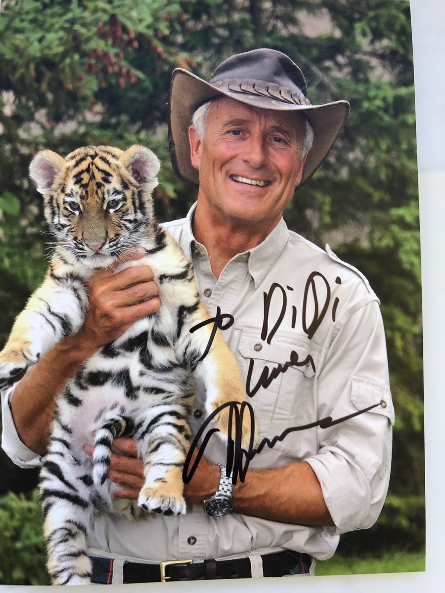 dbsmith11's tweet photo. Great to meet @JungleJackHanna in Orlando Florida! Amazing person! #jackhanna #wind2019 #20yearsofwind #apiasource #wherewindhascarriedme https://t.co/ecYQeFIuwe