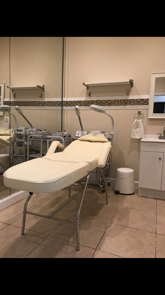 postquamusa's tweet photo. Buenos días. Debido al aumento en la demanda de trabajo en JEAN CLAUDE SPA  estamos buscando personal con experiencia en tratamientos facia y corporales. 
A todos los interesados, por favor llamar al 3055078826 o https://t.co/my8IIahwDL