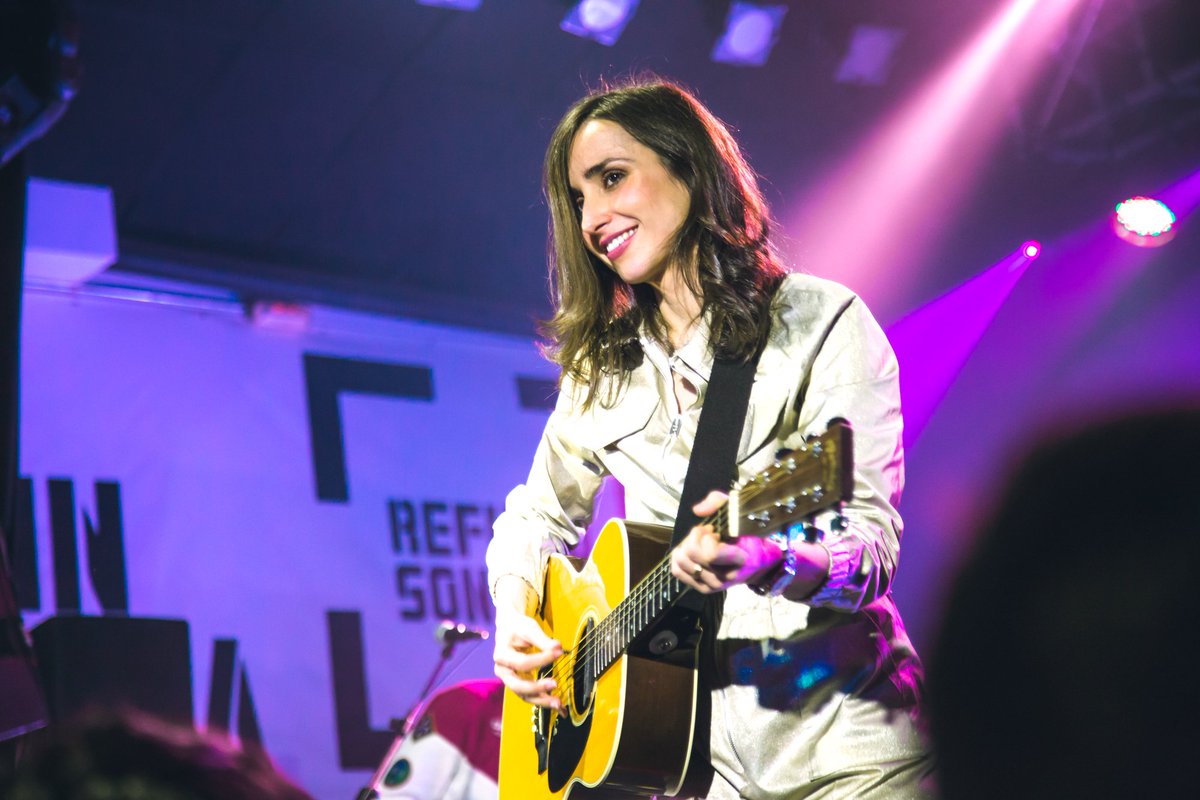 Bailamos, nos emocionamos y disfrutamos mucho ayer con <a href="/zaharapop/">Zahara</a> en <a href="/SalaTrinchera/">Sala Trinchera</a> 💕 Ella es amor sobre el escenario y nos tiene in LOVE total 🎉