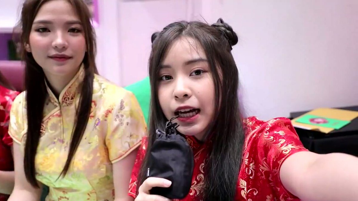 pmpom2's tweet photo. นมน่าขยำชิบหายน่าเย็ดแล้วแตกให้น้ำเต็มคารูหี https://t.co/AvuWf4xGAU