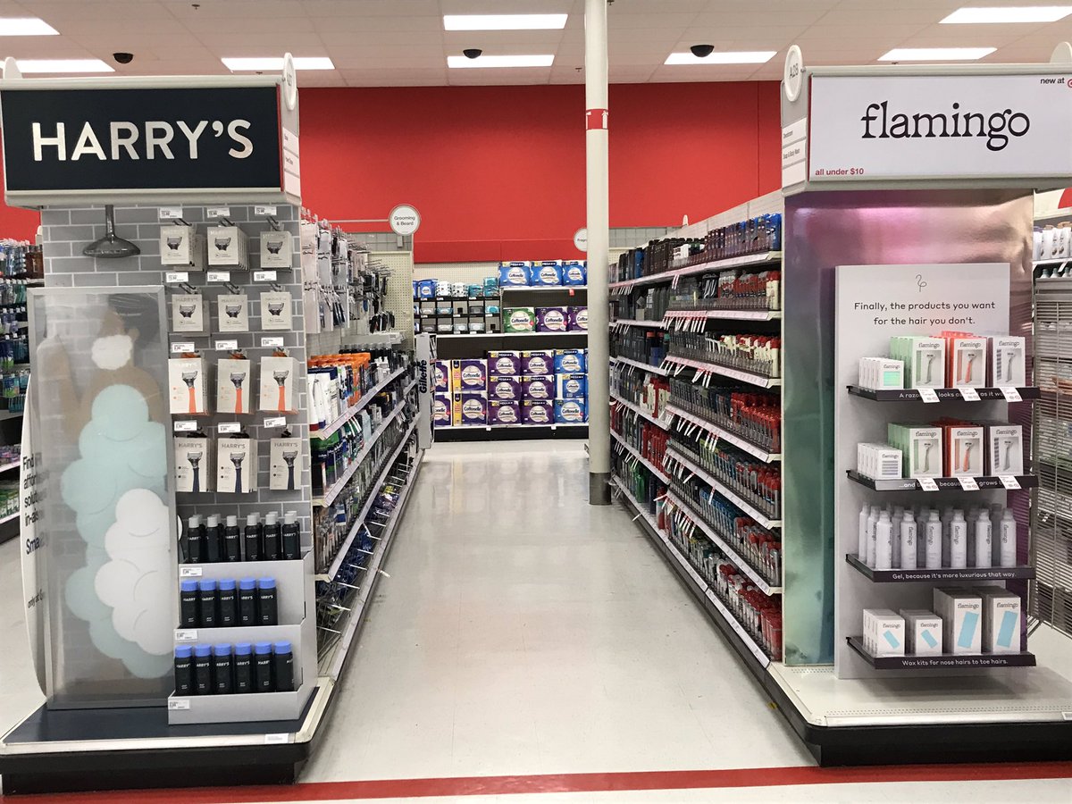 Can you tell they’re related?? #theNorth #harrys #flamingo <a href="/Tlbell21Keith/">kwb</a> <a href="/CatMoore18/">Cat Miller</a> <a href="/PhillipHerbst39/">Phillip Herbst</a> <a href="/christywood/">Christy Wood</a>