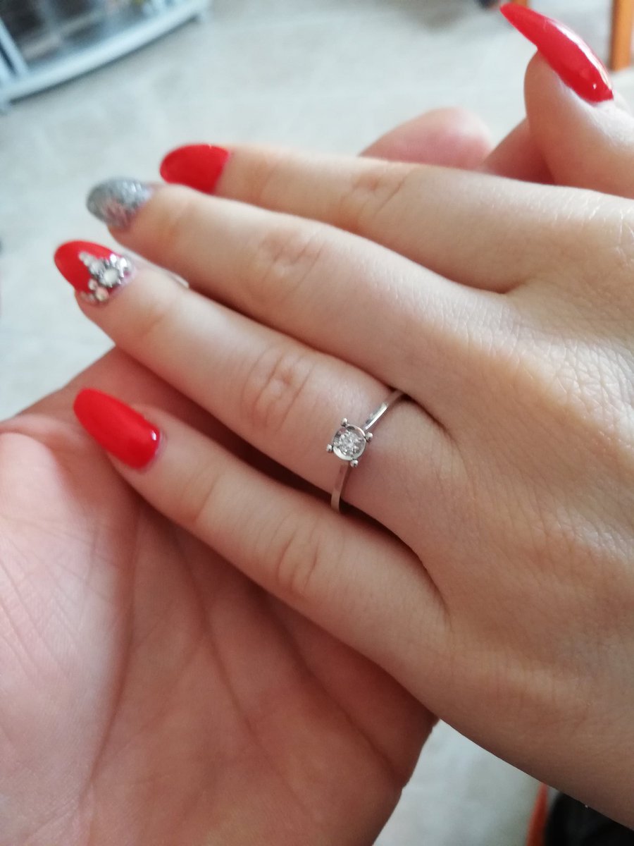 JozsaLaca's tweet photo. Egyetlen de annál fontosabb kérdésem volt számára...! És kétség kívül a válasza IGEN volt! ❤️
2018.12.25
#love #mylove #YesYesYes #Forever #ring https://t.co/YW6BsydqGN