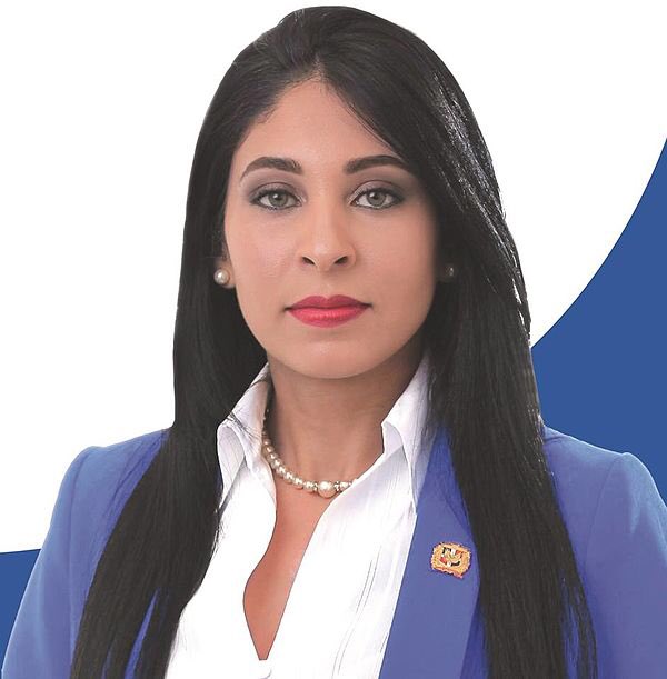 CHidalgoRoman's tweet image. De igual manera siento orgullo pleno, Monseñor Nouel, provincia del norte, por primera vez en su historia tendrá en el @CongresoRD y especialmente en el @senadorepdom a una figura de la grandeza y formación de @Rafelina_Diaz , legislando a favor del país y de su región.