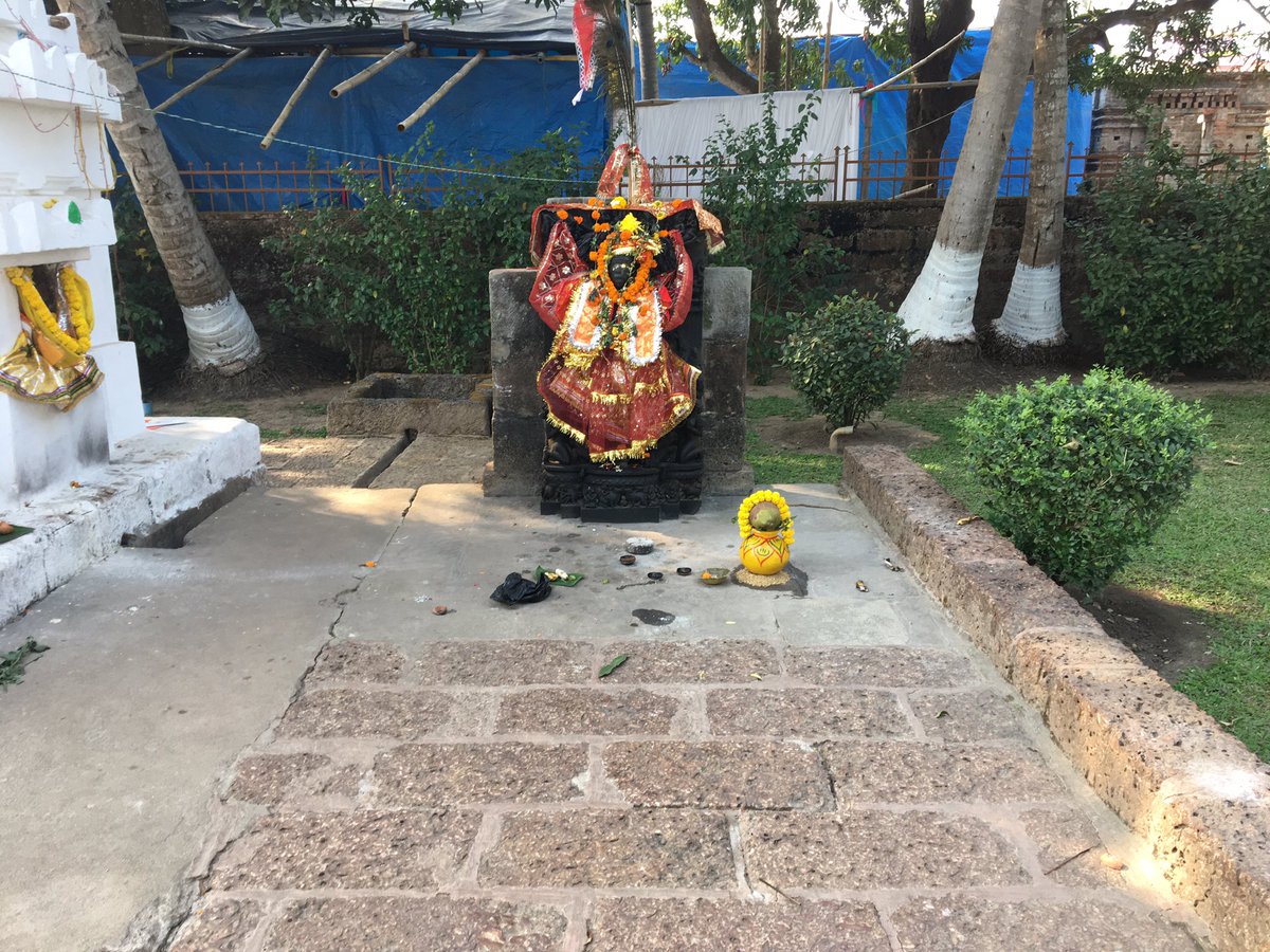 DMahavidya's tweet photo. ଭାରତର ସର୍ବପ୍ରଥମ ଓ ସର୍ବବୃହତ୍ତ ସିଦ୍ଧି ପ୍ରଦାୟିନୀ ପଂଚକୁଣ୍ଡୀୟ ବଗଳା ମହାଯଜ୍ଞ
ସ୍ଥାନ: ଚଉଷଠୀଯୋଗିନୀ ପୀଠ, ହୀରାପୁର, ଭୁବନେଶ୍ୱର ଫେବୃୟାରୀ ୨ ରୁ ୮ ତାରିଖ, ୨୦୧୯ ପର୍ଯ୍ୟନ୍ତ
ମହାଦେବୀ ବଗଳାଙ୍କର ଏହି ଅଲୌକିକ ଆର୍ଶିବାଦ ମହାଯଜ୍ଞରେ ଉପସ୍ଥିତି ଓ ଆଶୀର୍ବାଦ ଭିକ୍ଷା ନିମନ୍ତେ ନିବେଦନ
#Bagalamukhi #MahaJangya #DashaMahavidya https://t.co/ePAWXFjuSX