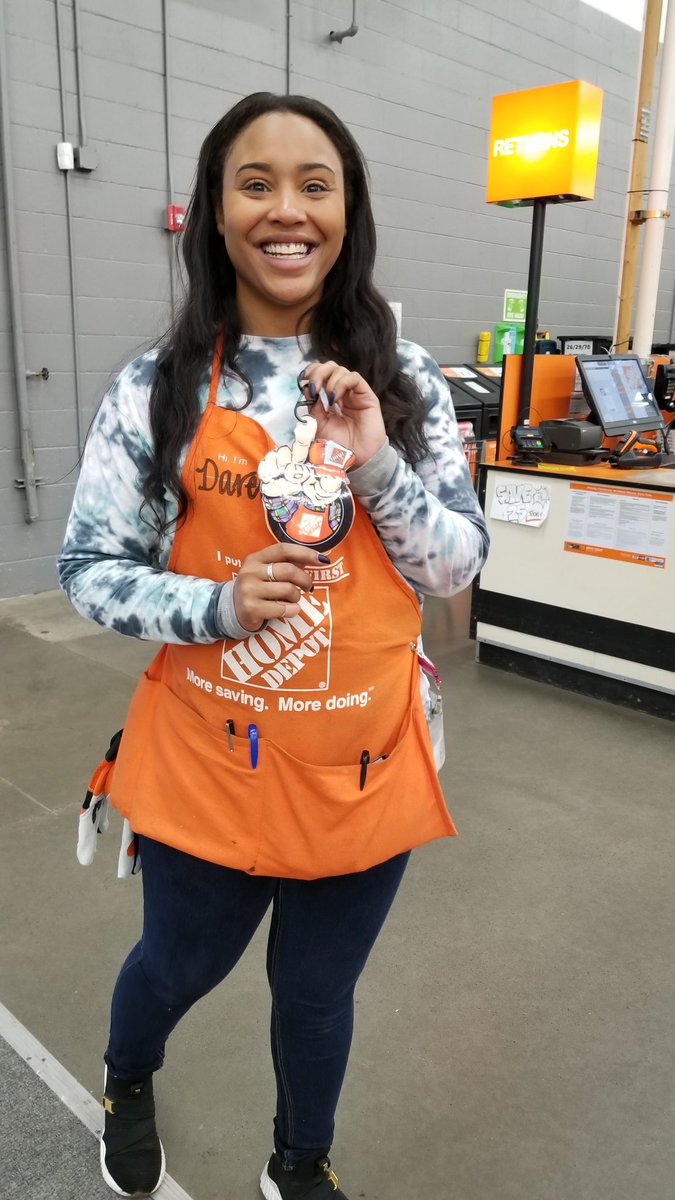 ShannonLFlynn3's tweet photo. Daren with the steal! #credit #chillinwithmyhomie #4040rocks @RLM4040 @cayselahrman @DeniceBillings3 @creditismything https://t.co/8edG1K4hXn