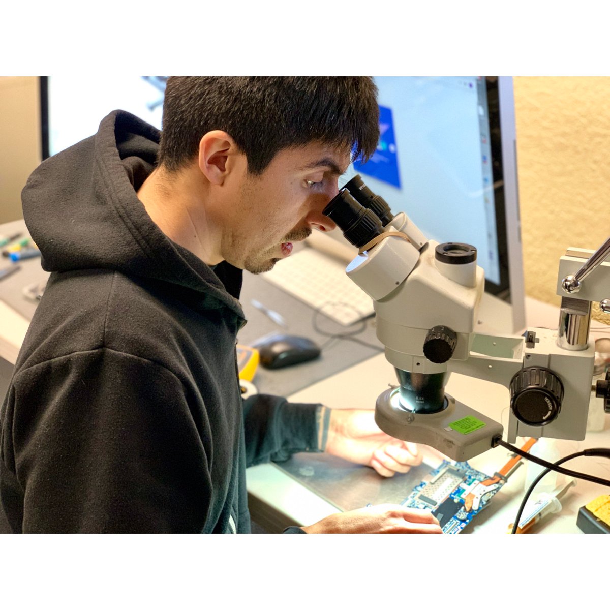 iclevertech's tweet photo. CleverTech: saving the world’s liquid damaged motherboards one day at a time 😉🔬👁 #mondaymotivation #motivation #inspiration #love #work #computer #ipod #ipad #iphone #repair #apple #macbook #macbookpro #macbookair #mac #sj #sanjose #siliconvalley #datarecovery #mlb https://t.co/QMwwt6P2hO