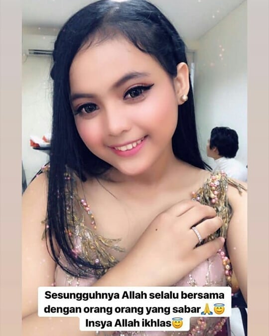 Mustofa_Nct's tweet photo. Innaallahma'ashobirin 🙏🙏 #puvers #singer #indosiar #indonesia #Bintangku https://t.co/9ZJ9eGTp4J