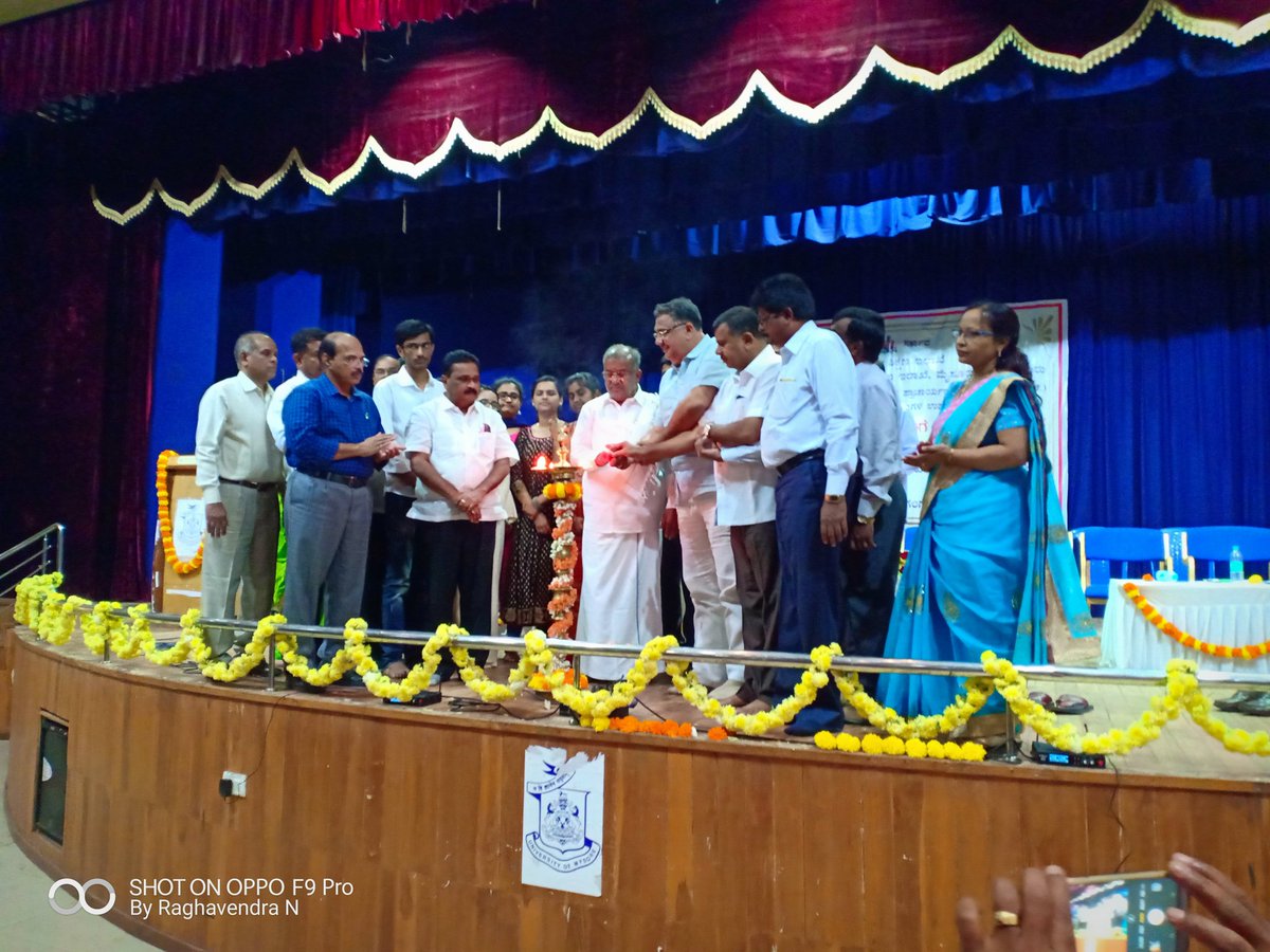 RaghavendraN777's tweet photo. @QberShots Live interactive session with students to lecturers at Senate Bhavan, Mysore inaugurated by Higher Education Honb'le Minister, Sri. GT Devegowda

Qber details explained and discussed with students and lecturers...

Many of the students are already familiar with Qber https://t.co/DrGp7Ste6l