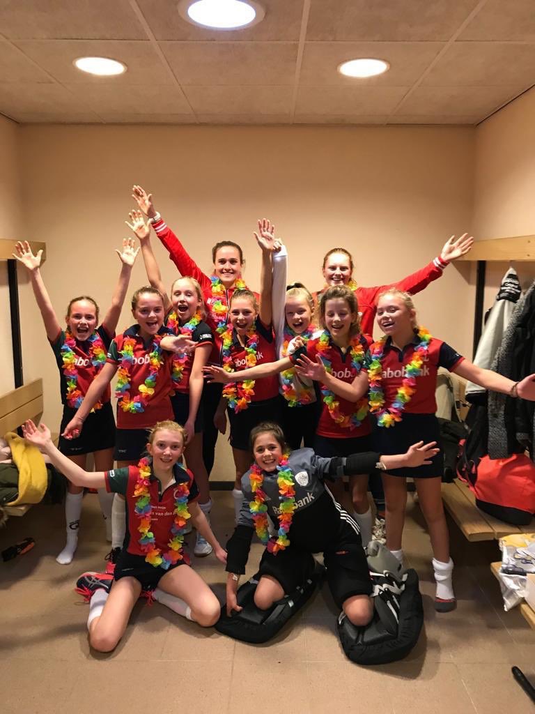 Trotse sponsor van Qui Vive MD1 die zaalkampioen zijn geworden